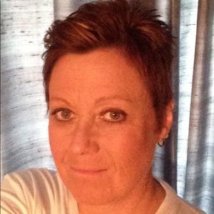 Meet your Posher, Debi